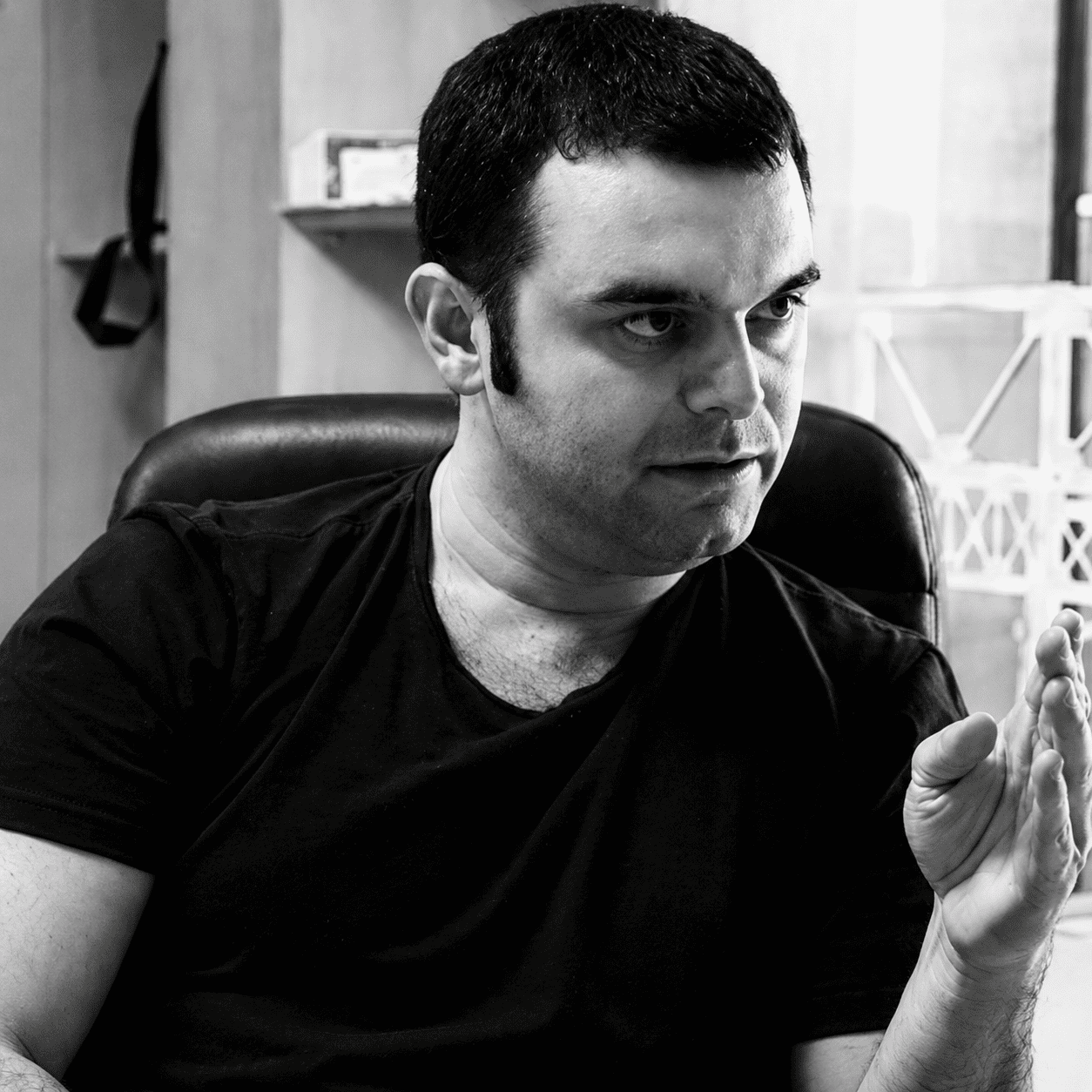 فرشاد مهدی زاده